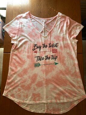 Maurices Caged V-Neck Graphic T-shirt for Women Peach/Cream Size XL NWOT!